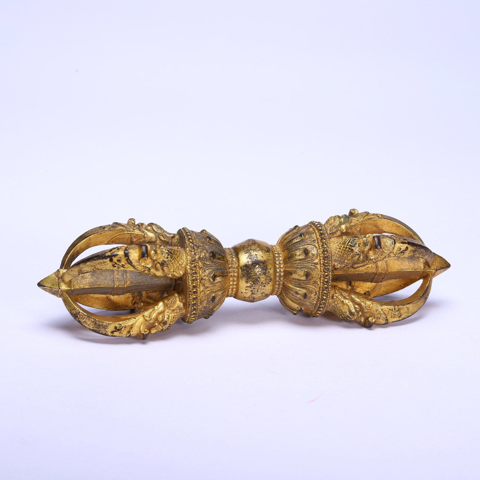 Chinese Gilt Bronze Vajra: Chinese Gilt Bronze Vajra (14cm,Weight 250 grams)