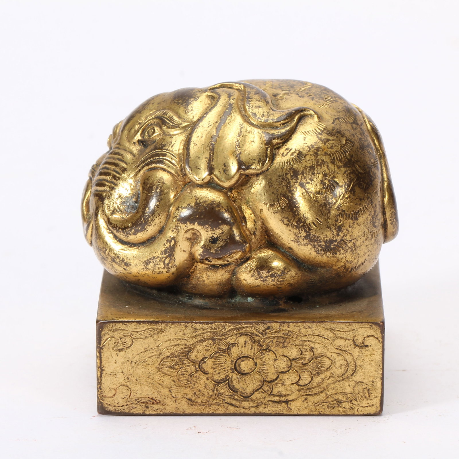 A Chinese Gilt Bronze Elephant Seal: A Chinese Gilt Bronze Elephant Seal (4 x 4 x 4cm,Weight 390 grams)