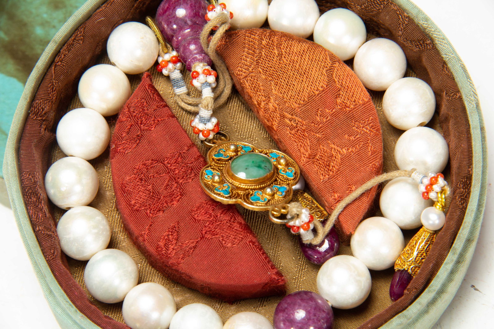A Chinese Pearl Prayer Hand String - 2