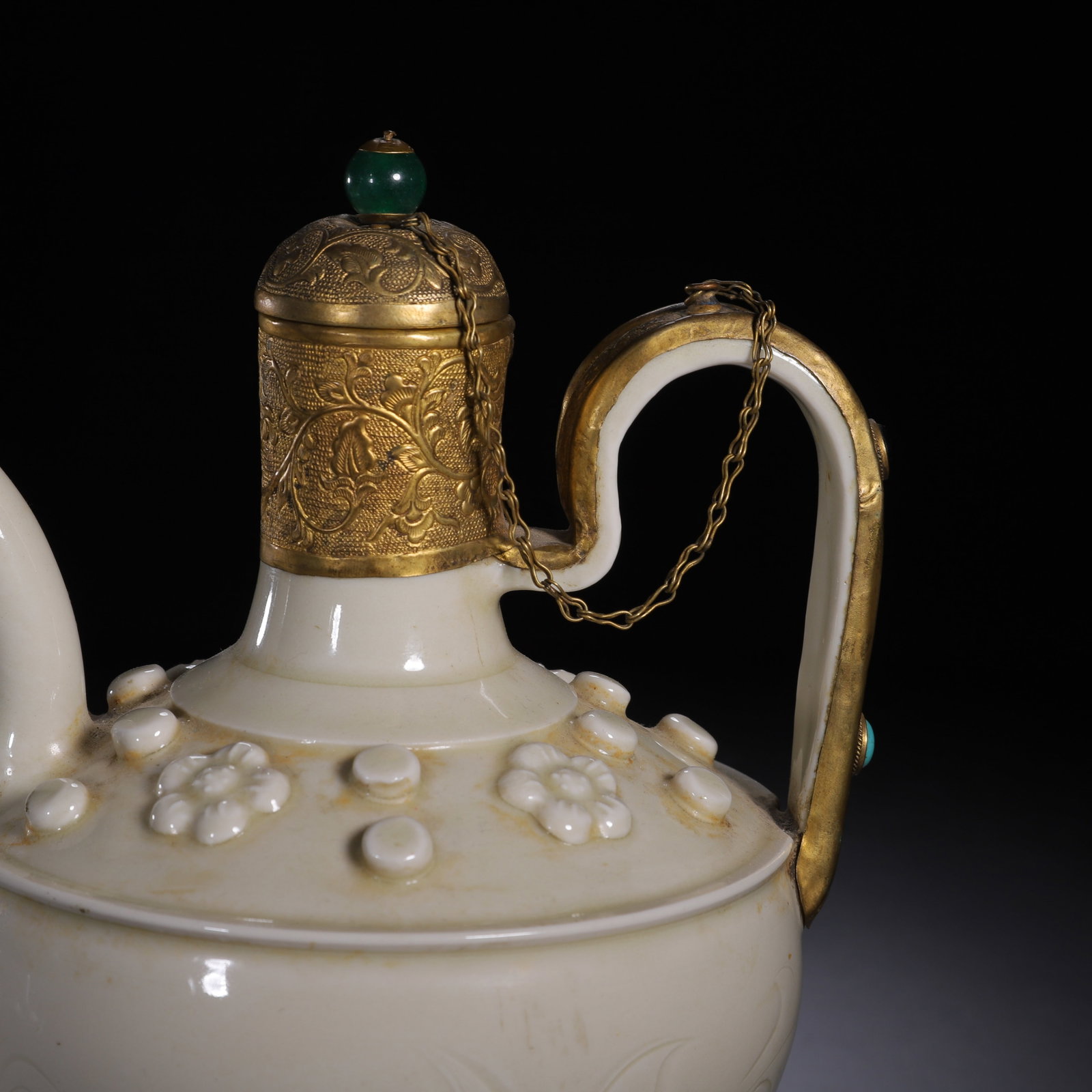 AN INCISED TING-WARE EWER - 2