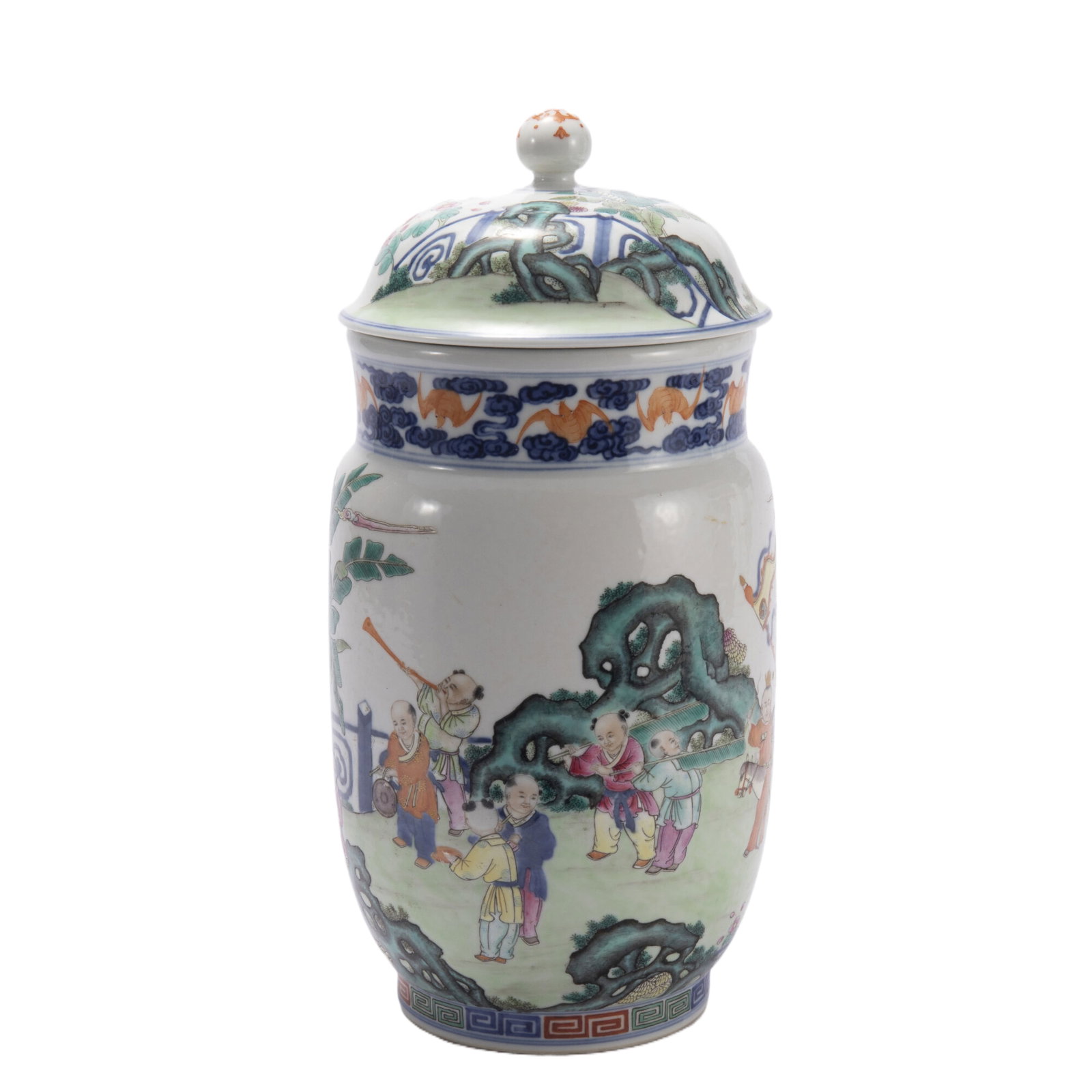 A CHINESE FAMILLE ROSE JAR WITH COVER: A CHINESE FAMILLE ROSE JAR WITH COVER (29.5 x 13.5cm)