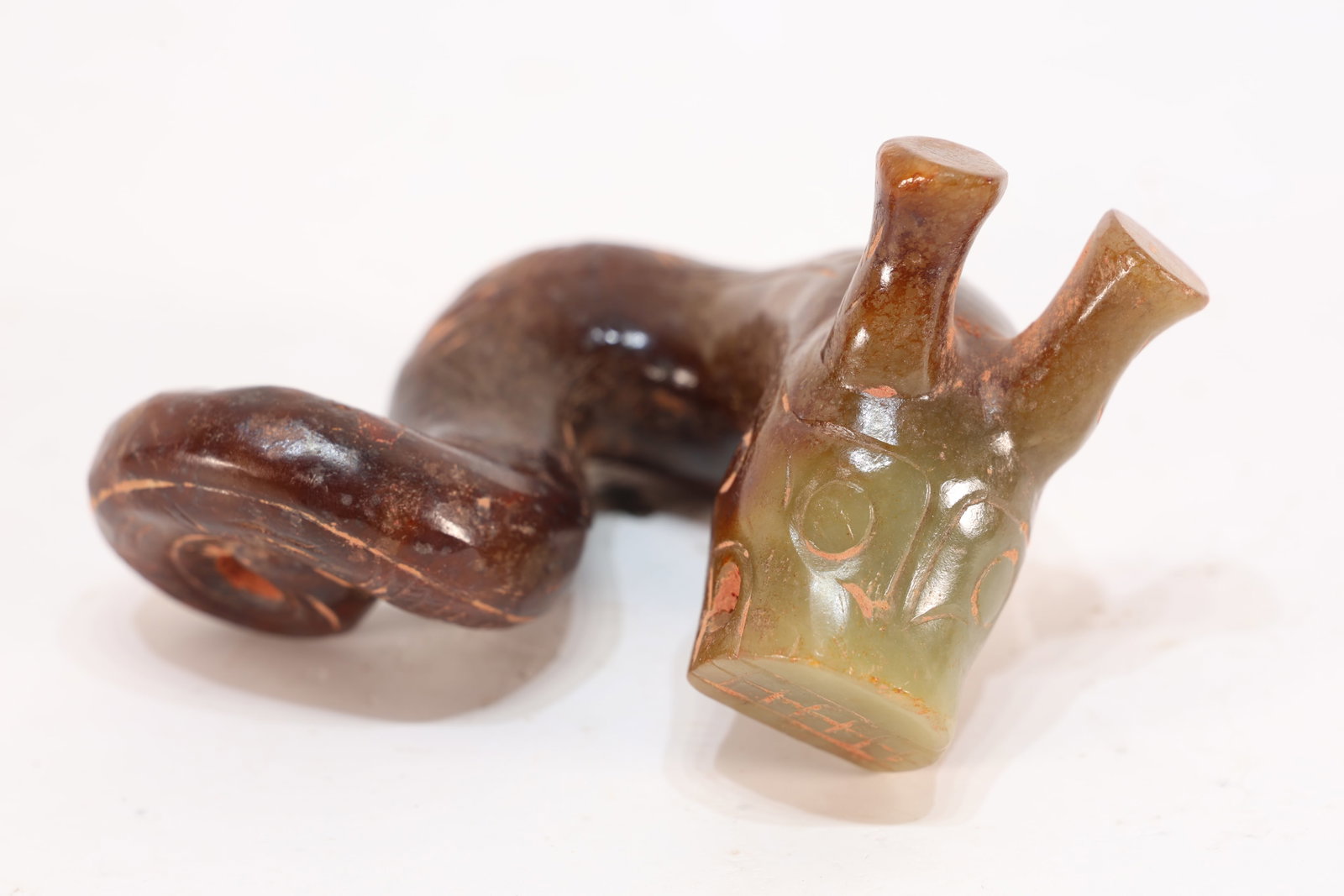 Jade Carved Beast Face Pattern Dragon Shape Ornament: Jade Carved Beast Face Pattern Dragon Shape Ornament (8 x 5 x 5cm)