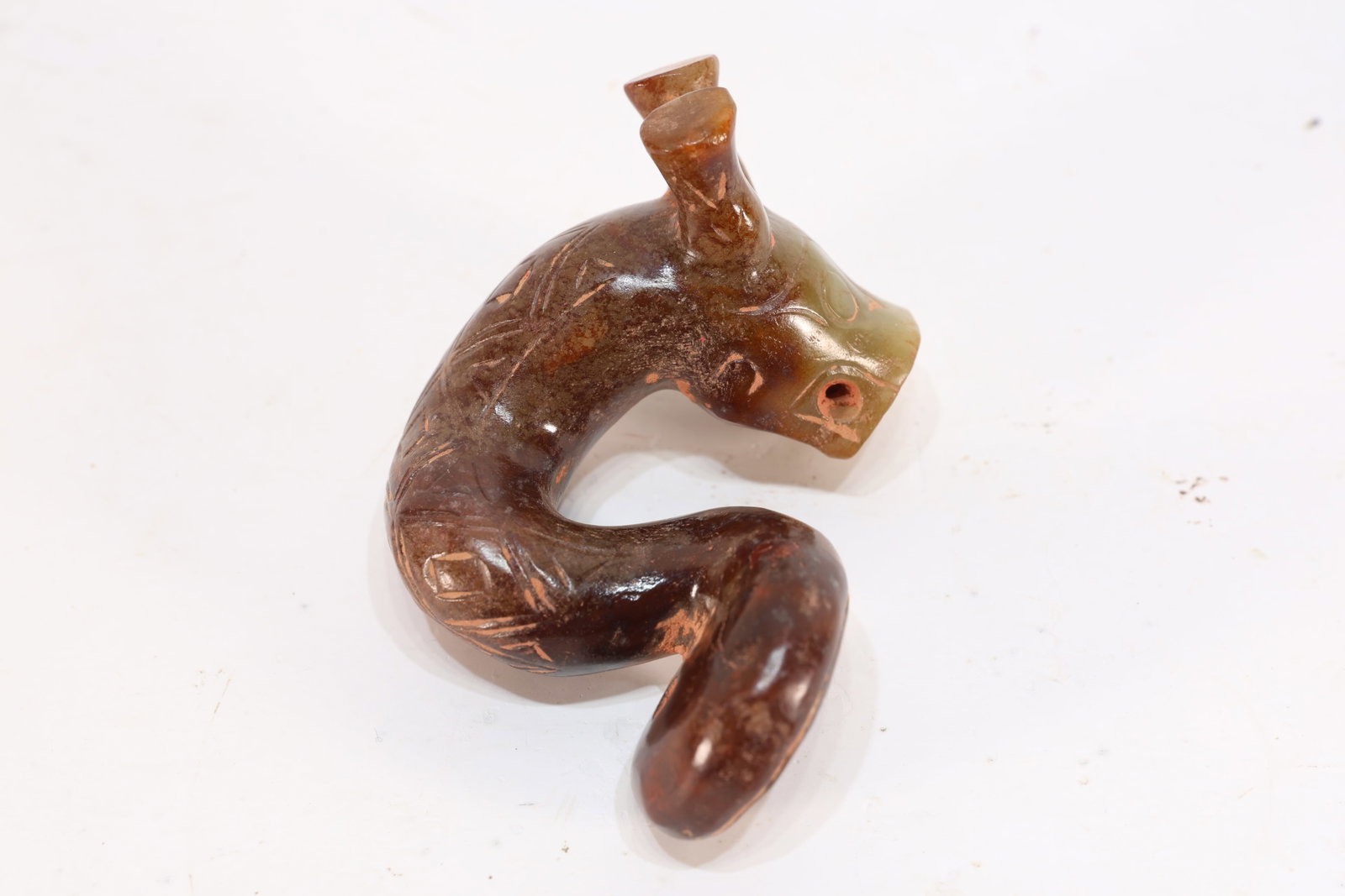 Jade Carved Beast Face Pattern Dragon Shape Ornament - 2
