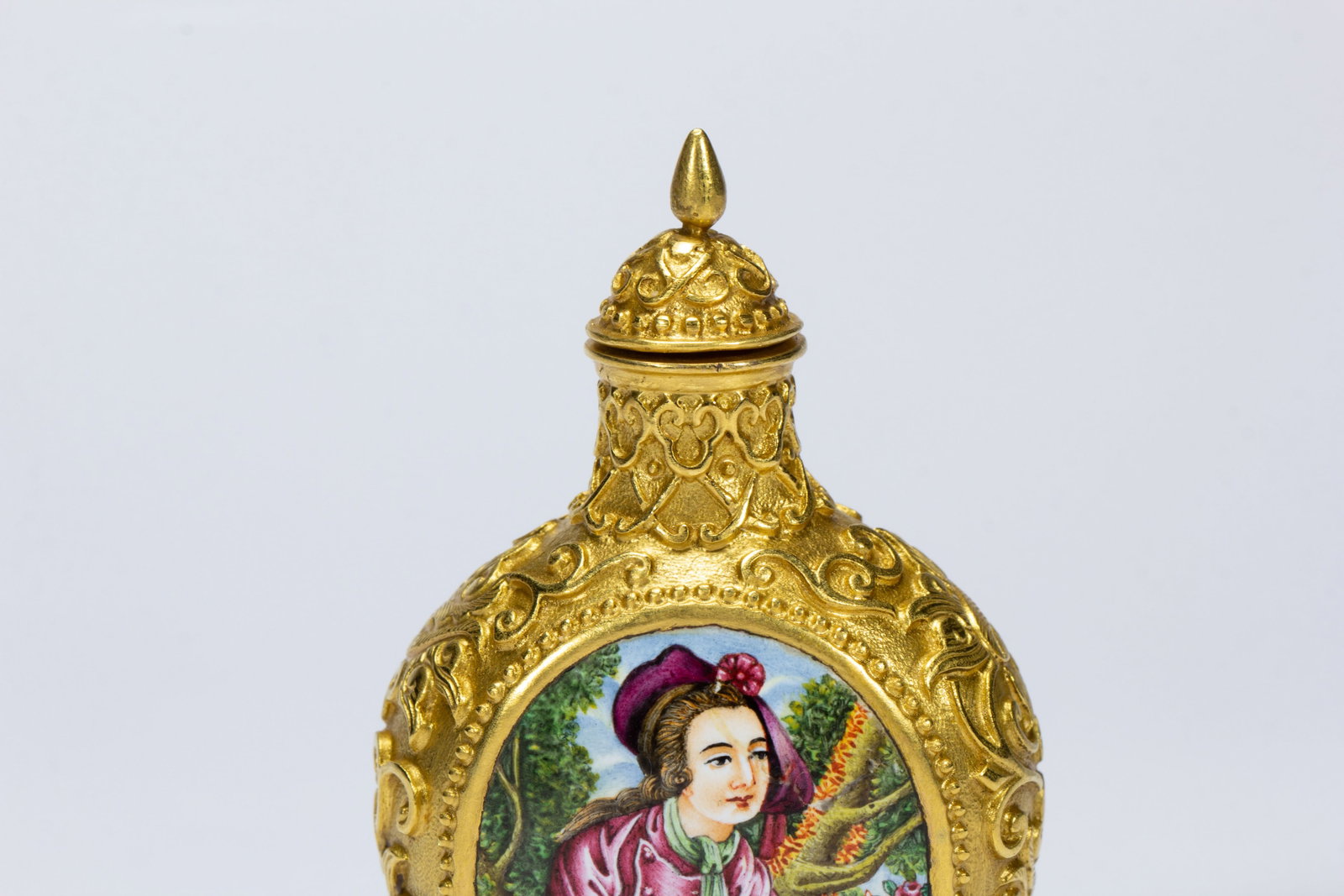 A Chinese Painted Enamel Snuff Bottle - 2