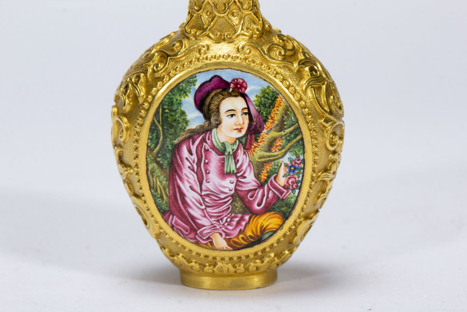 A Chinese Painted Enamel Snuff Bottle - 3