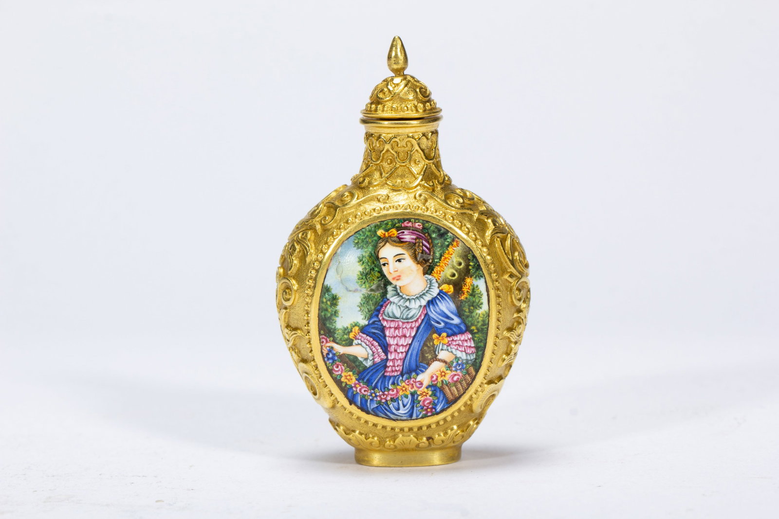 A Chinese Painted Enamel Snuff Bottle - 4