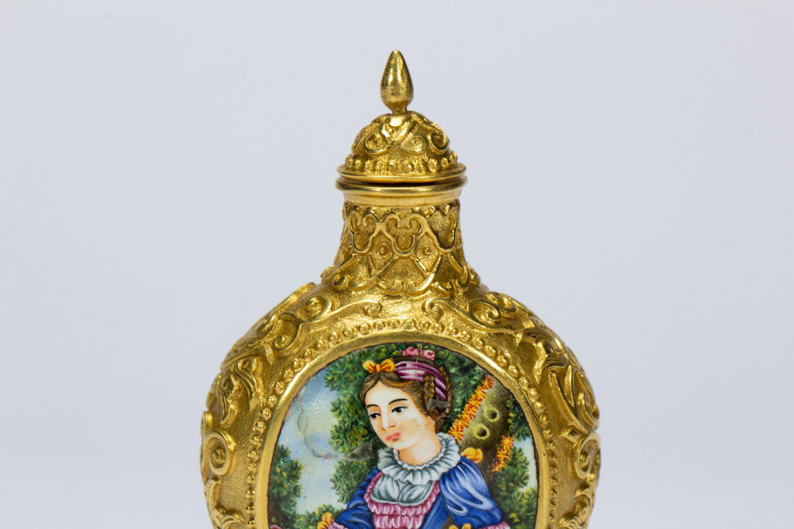A Chinese Painted Enamel Snuff Bottle - 5