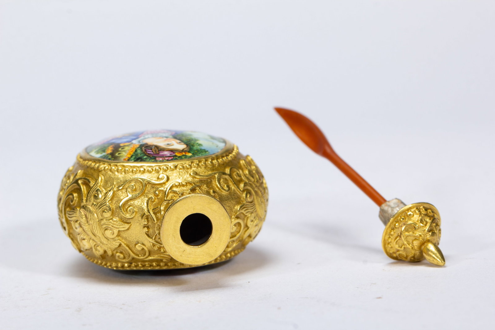 A Chinese Painted Enamel Snuff Bottle - 7