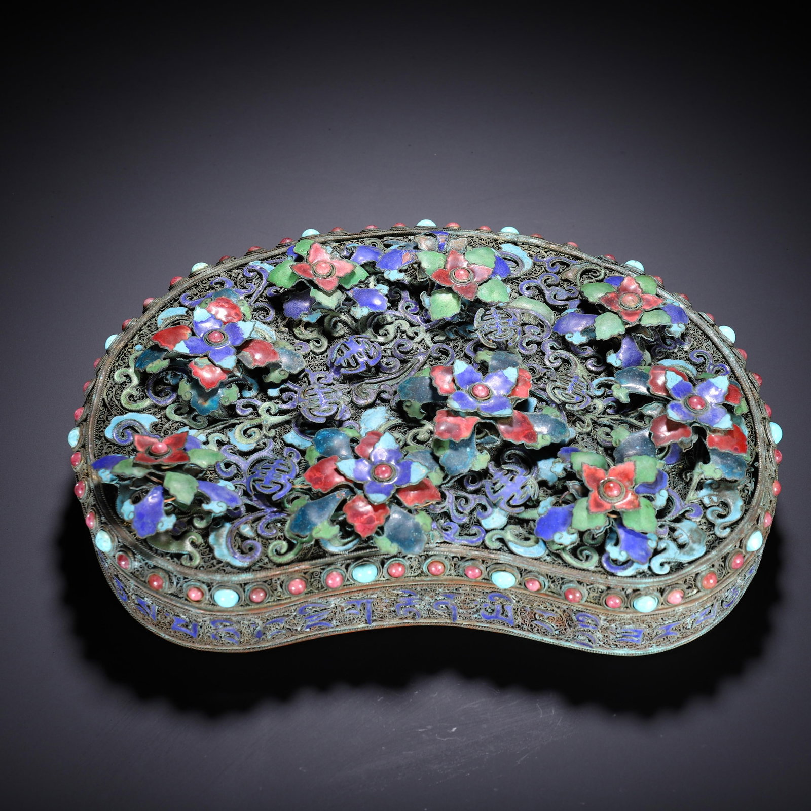 Chinese Gilt Copper Filigree Enamel Ornamental Box: Chinese Gilt Copper Filigree Enamel Ornamental Box (30 x 20 x 5cm,Weight 1420 grams)