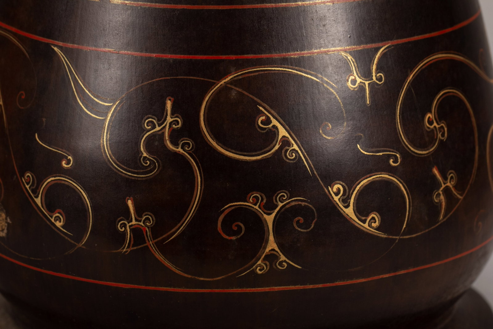 A RARE POLYCHROME PAINTED VESSEL ZUN - 7