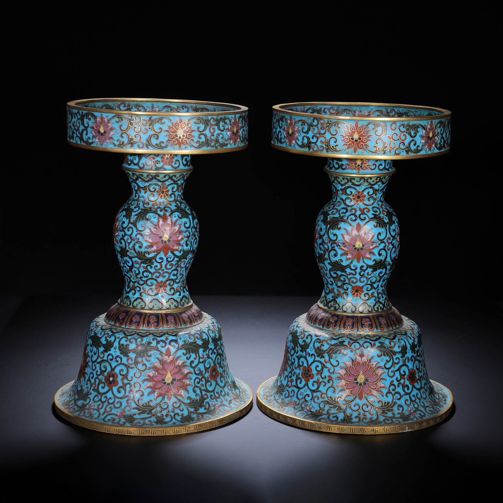 A Pair of Chinese Cloisonne Candlesticks: A Pair of Chinese Cloisonne Candlesticks (18.5 x 16.5 x 28cm)