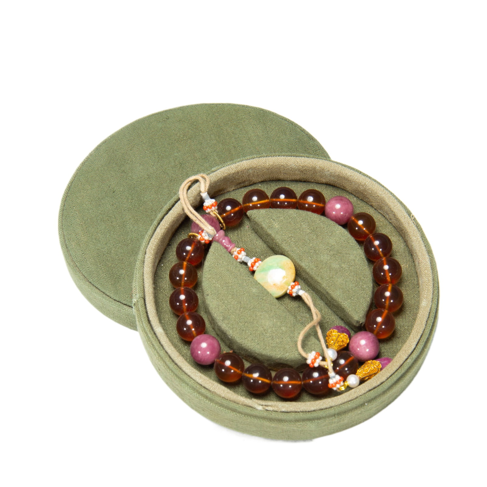 A Chinese Amber Prayer Bead Set: A Chinese Amber Prayer Bead Set (1.5 x 1.5cm,Weight 60 grams)