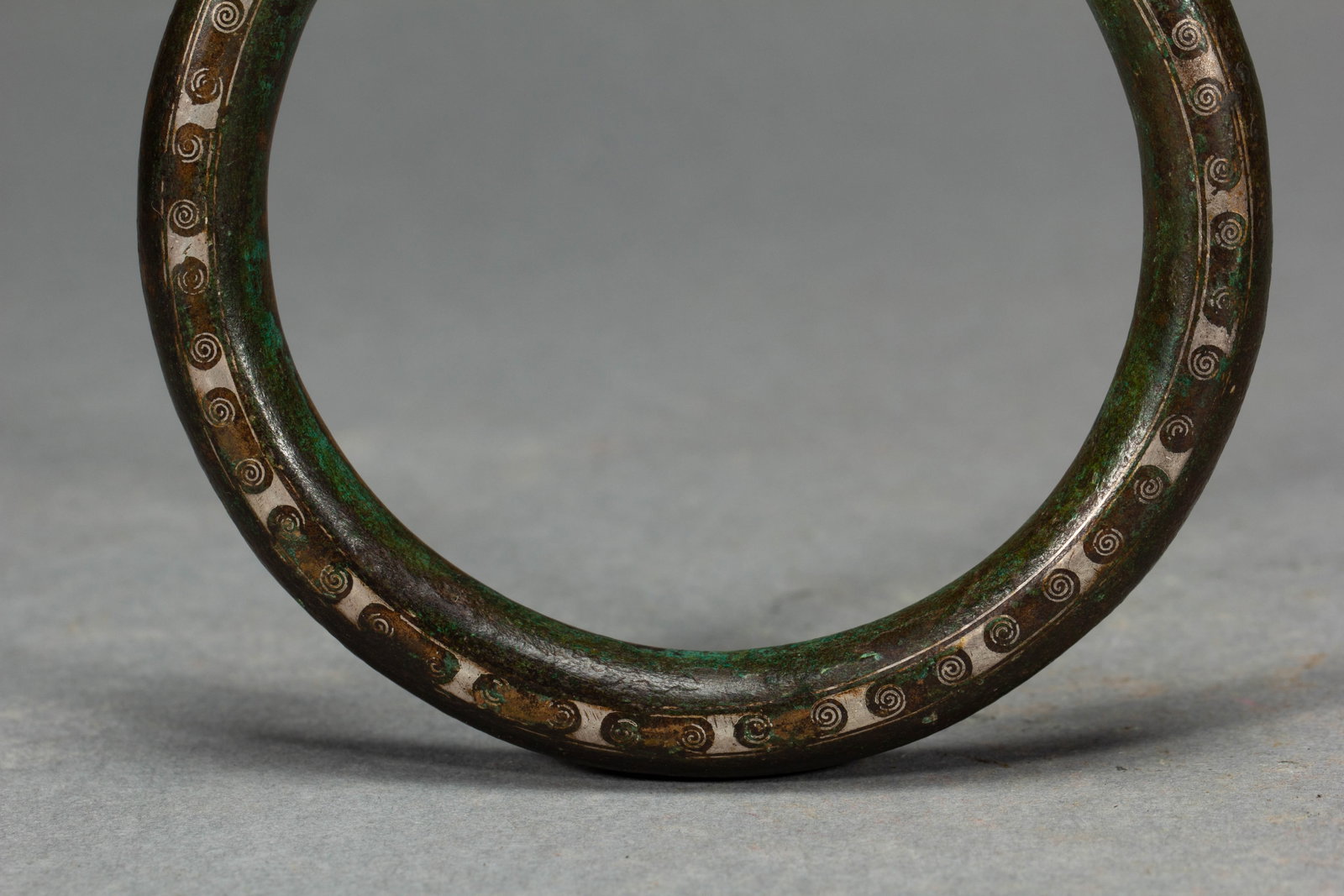 A Chinese Silver-Inlaid Bronze Bangle - 4