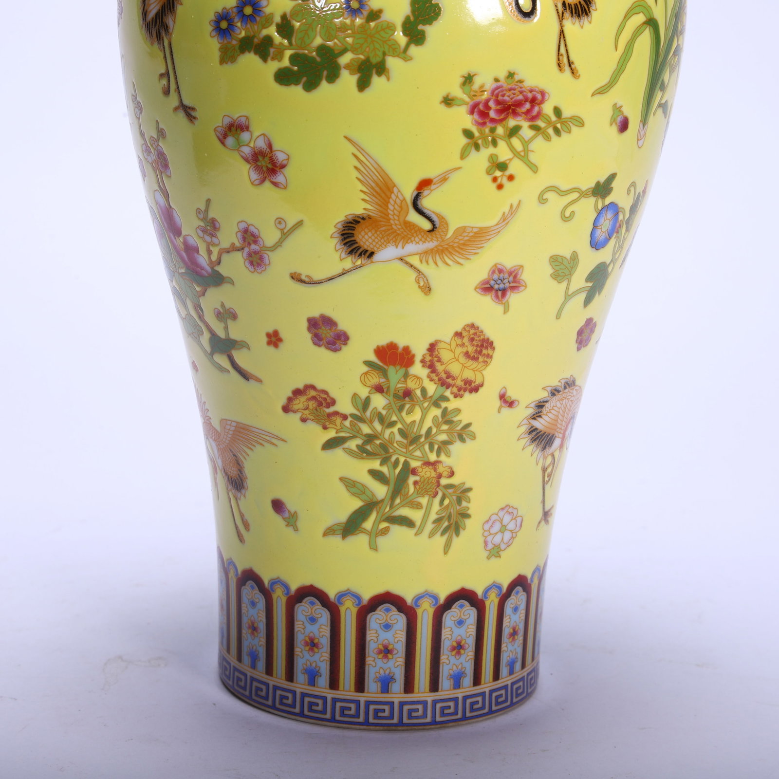 A FAMILLE ROSE CRANES VASE MEIPING - 4