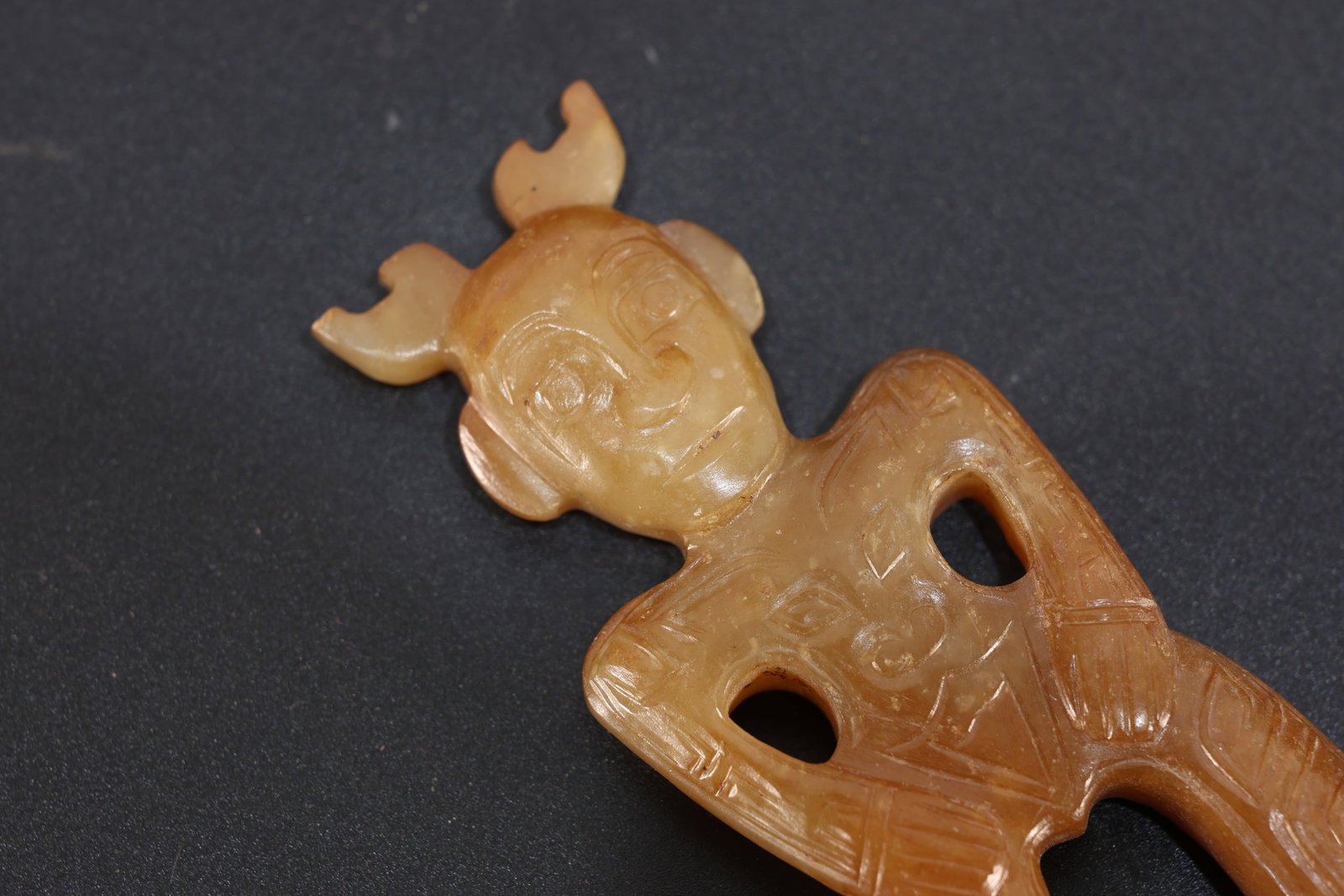 Jade Carved Beast Face Pattern Character Shape Ornament - 2