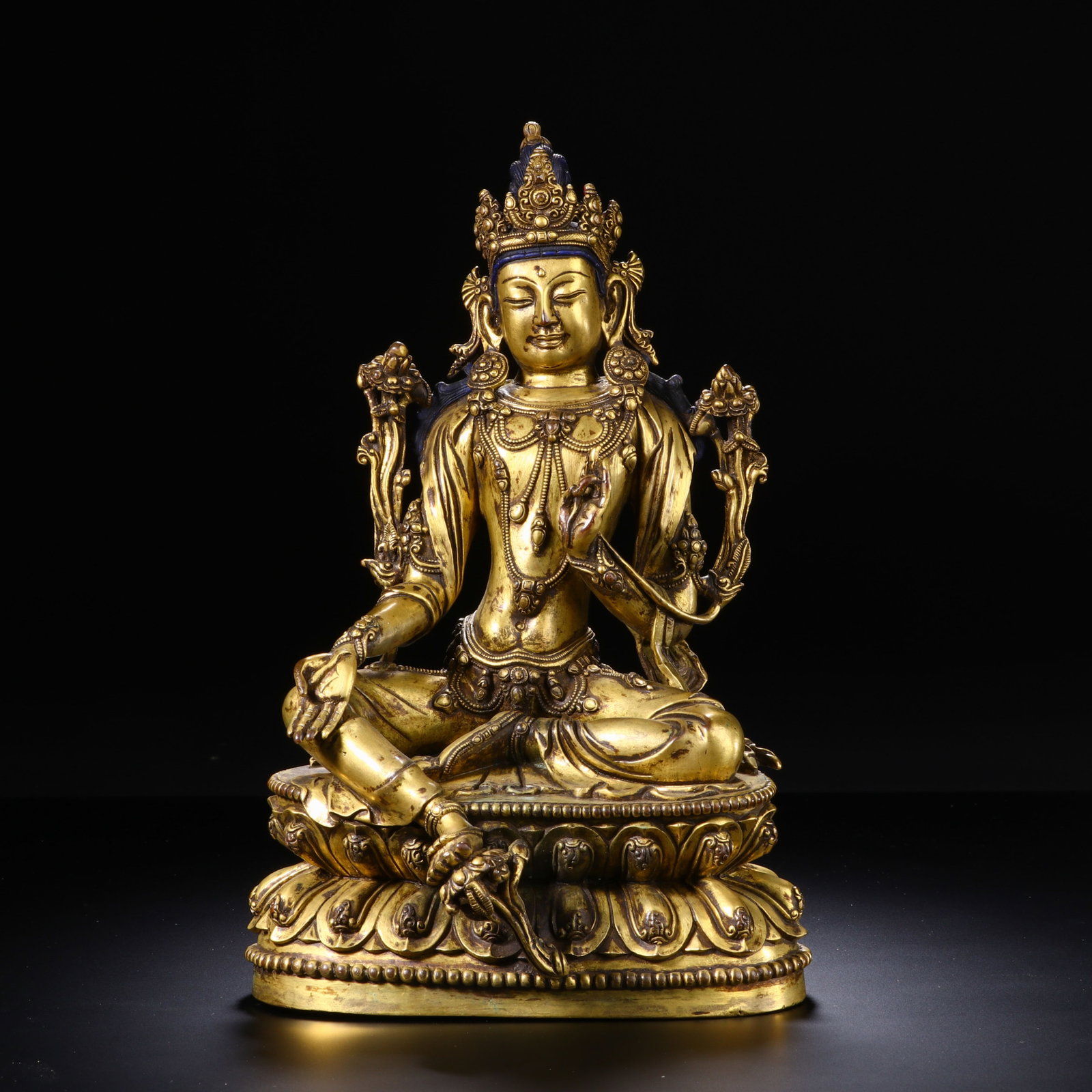 Chinese Gilt Bronze Guanyin Statue: Chinese Gilt Bronze Guanyin Statue (23.5 x 15cm)