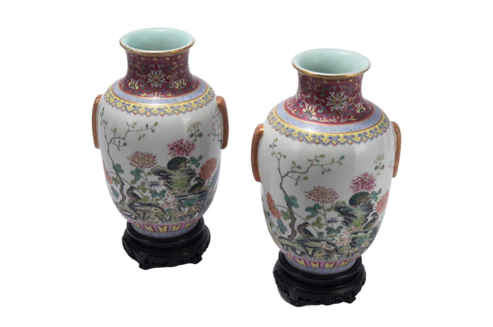 PAIR OF FAMILLE ROSE FLOWERS VASES: PAIR OF FAMILLE ROSE FLOWERS VASES (15.5 x 14 x 28.5cm)