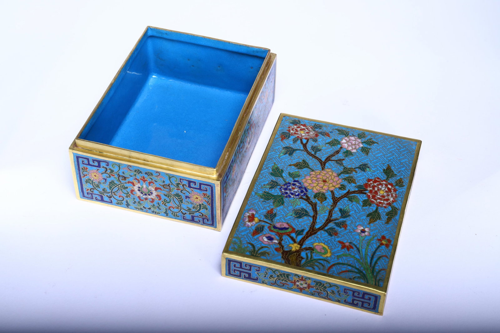 A Chinese Cloisonne Rectangular Box - 8