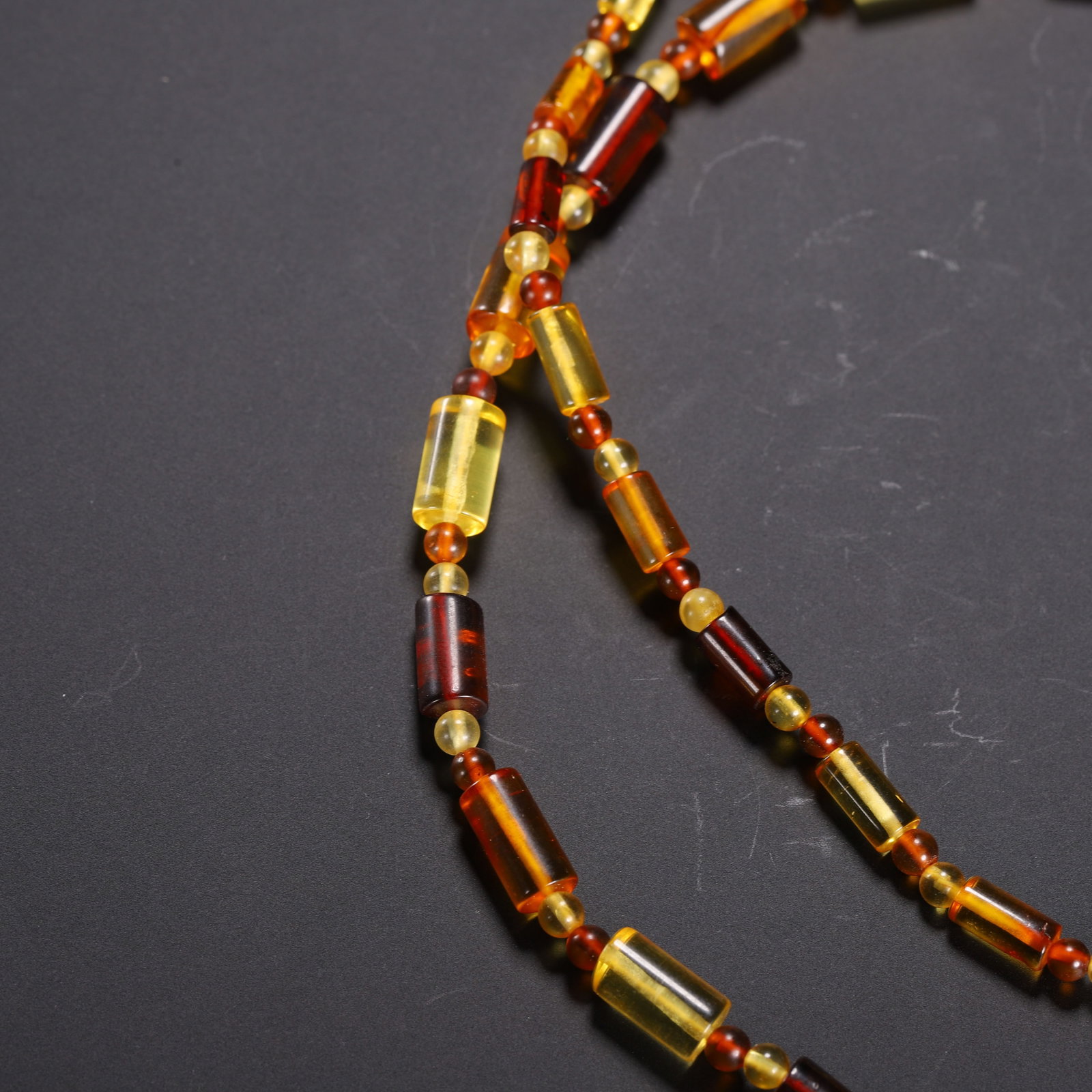 A Chinese Amber Beaded Necklace - 4