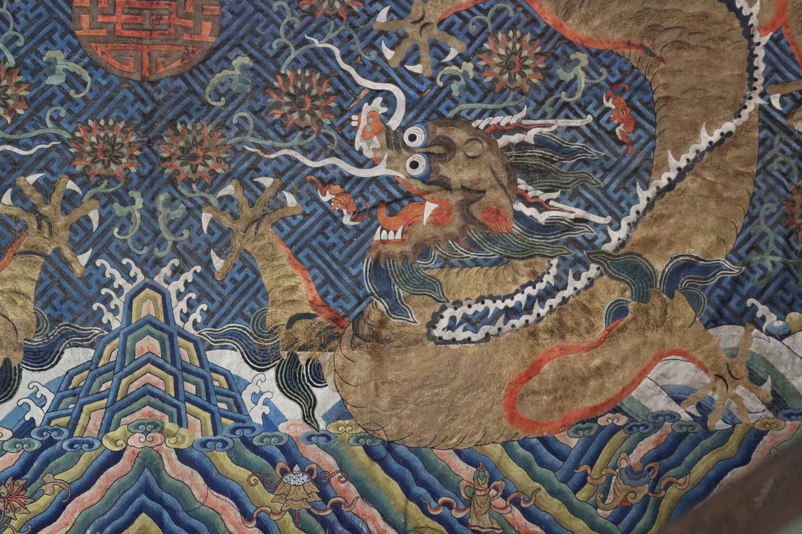 Silk Embroidery Cloud and Dragon Pattern Kesi - 9
