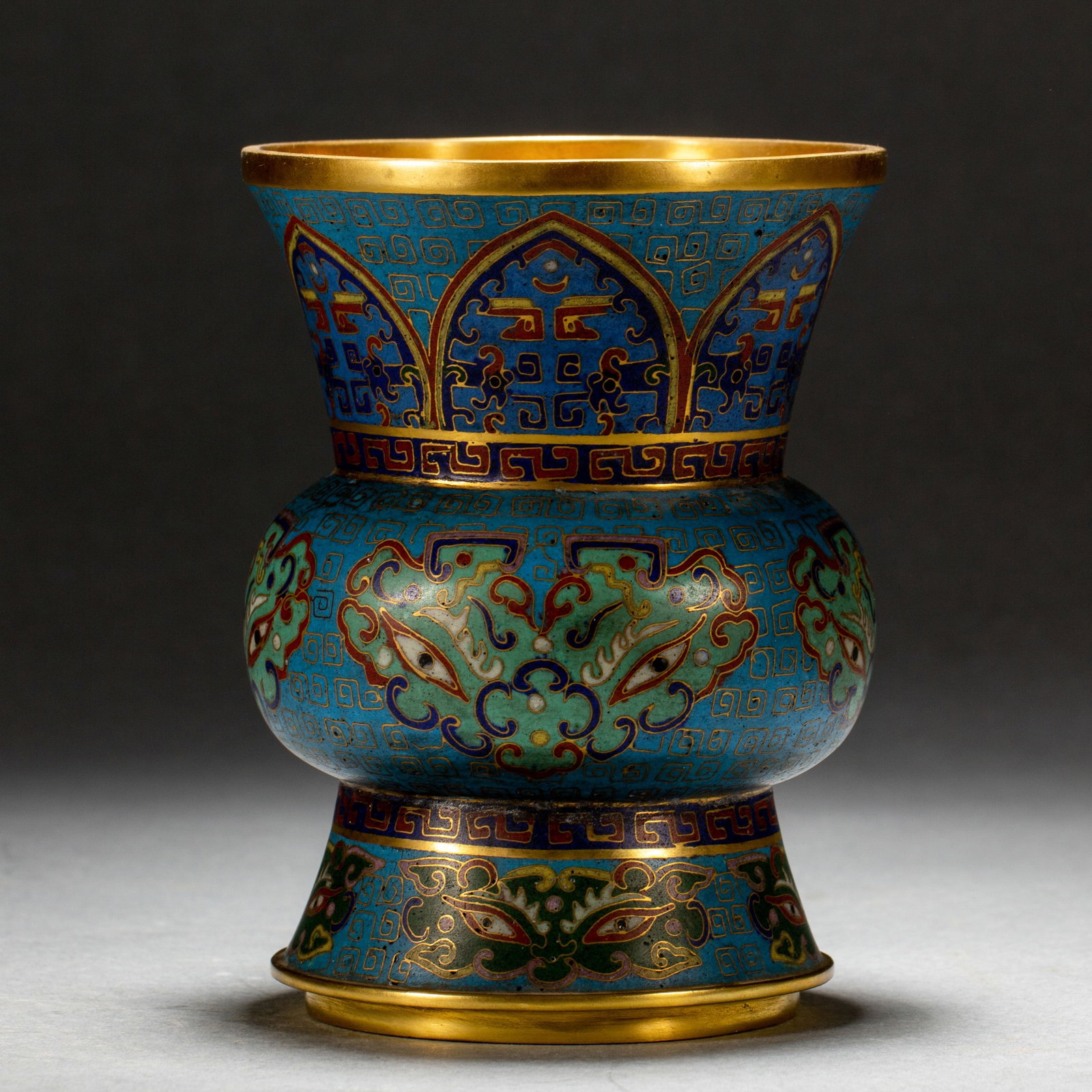 A Chinese Cloisonne Enamel Zun Vessel: A Chinese Cloisonne Enamel Zun Vessel (11 x 11 x 15cm,Weight 850 grams)