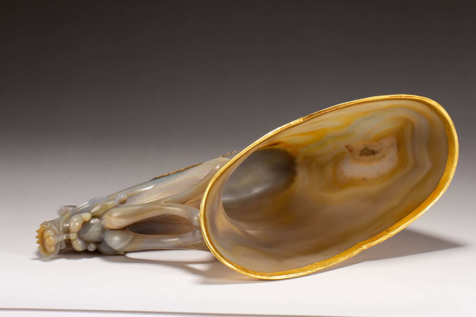 A Chinese Gilt Agate Dragon-Handled Cup - 5