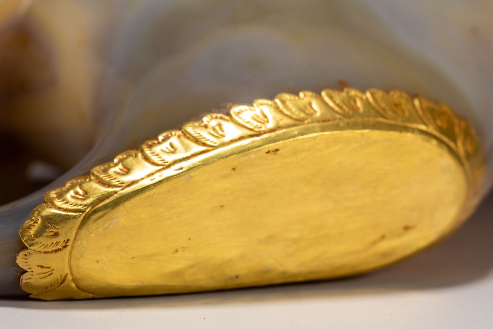 A Chinese Gilt Agate Dragon-Handled Cup - 7