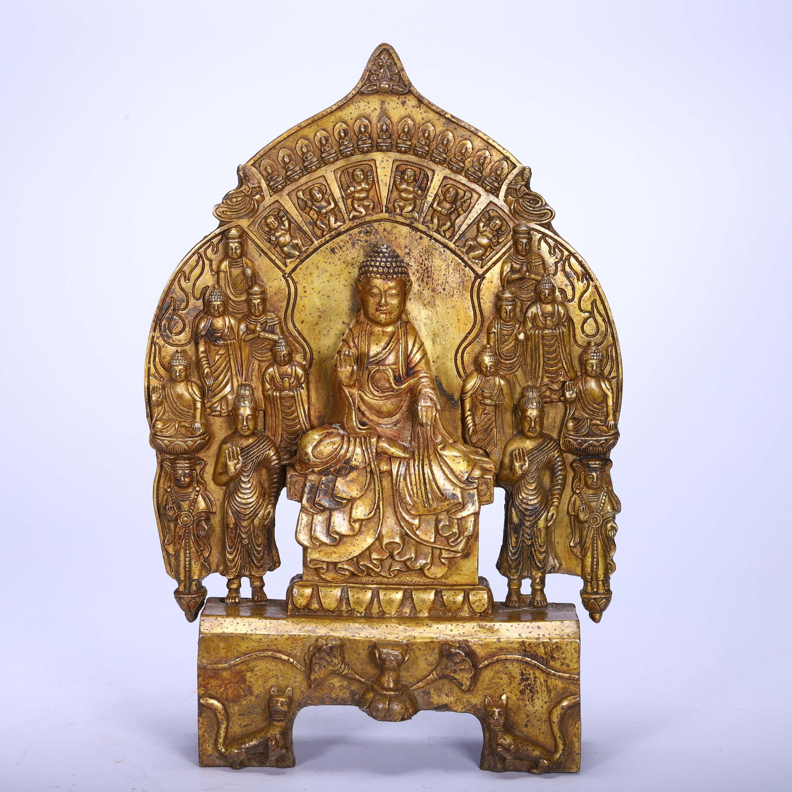 A Chinese Gilt-Bronze Buddha Shrine: A Chinese Gilt-Bronze Buddha Shrine (22 x 6 x 33cm,Weight 2360 grams)