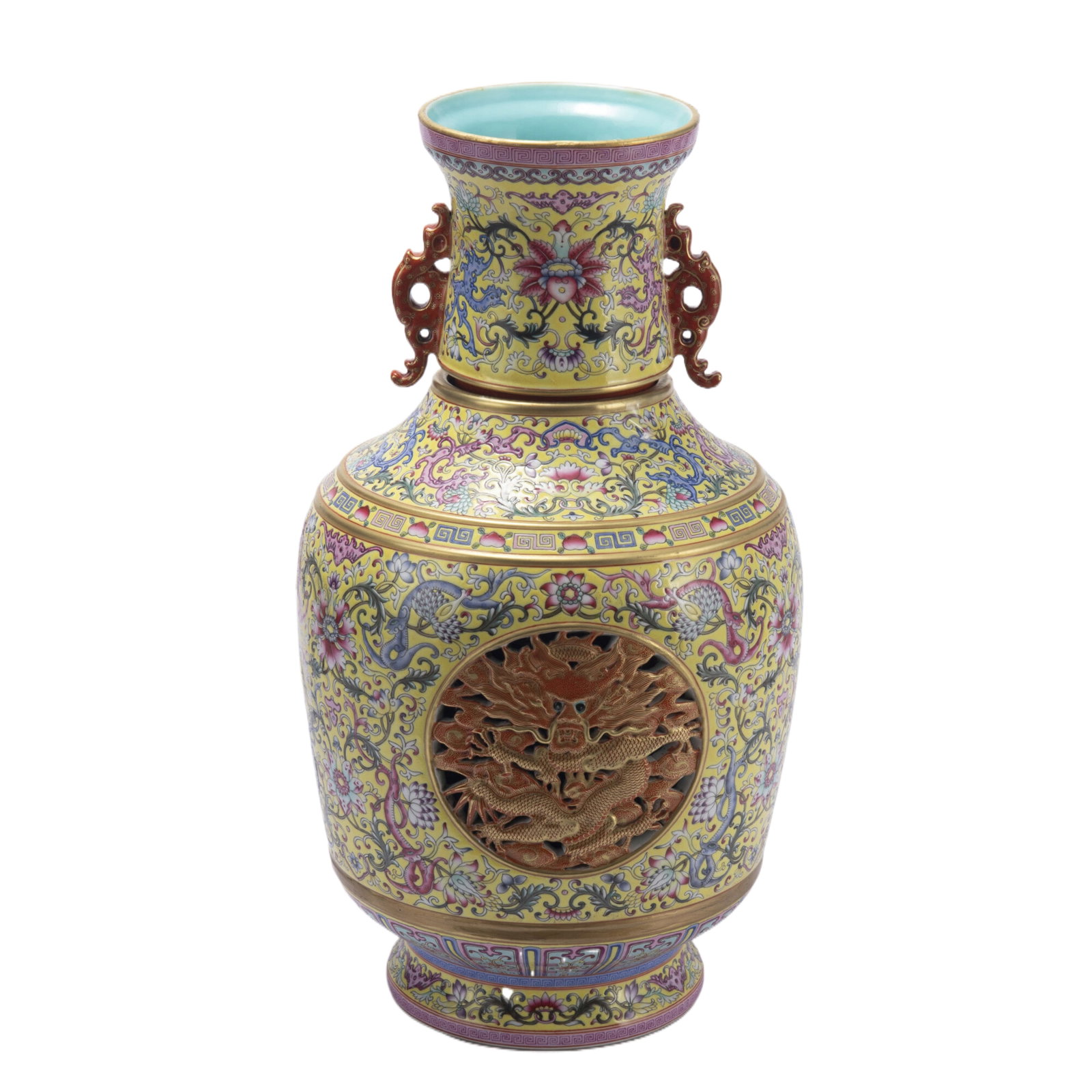 A CHINESE FAMILLE ROSE AND GILT DRAGON VASE: A CHINESE FAMILLE ROSE AND GILT DRAGON VASE (22 x 42cm,Weight 6100 grams)