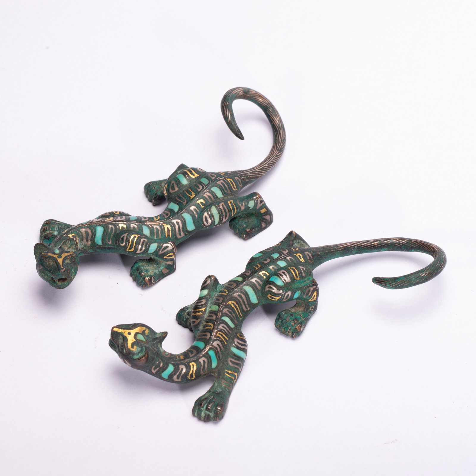Pair of Chinese Gold and Silver Inlaid Turquoise Bronze Tigers: Pair of Chinese Gold and Silver Inlaid Turquoise Bronze Tigers (13 x 5.5cm,Weight 310 grams)