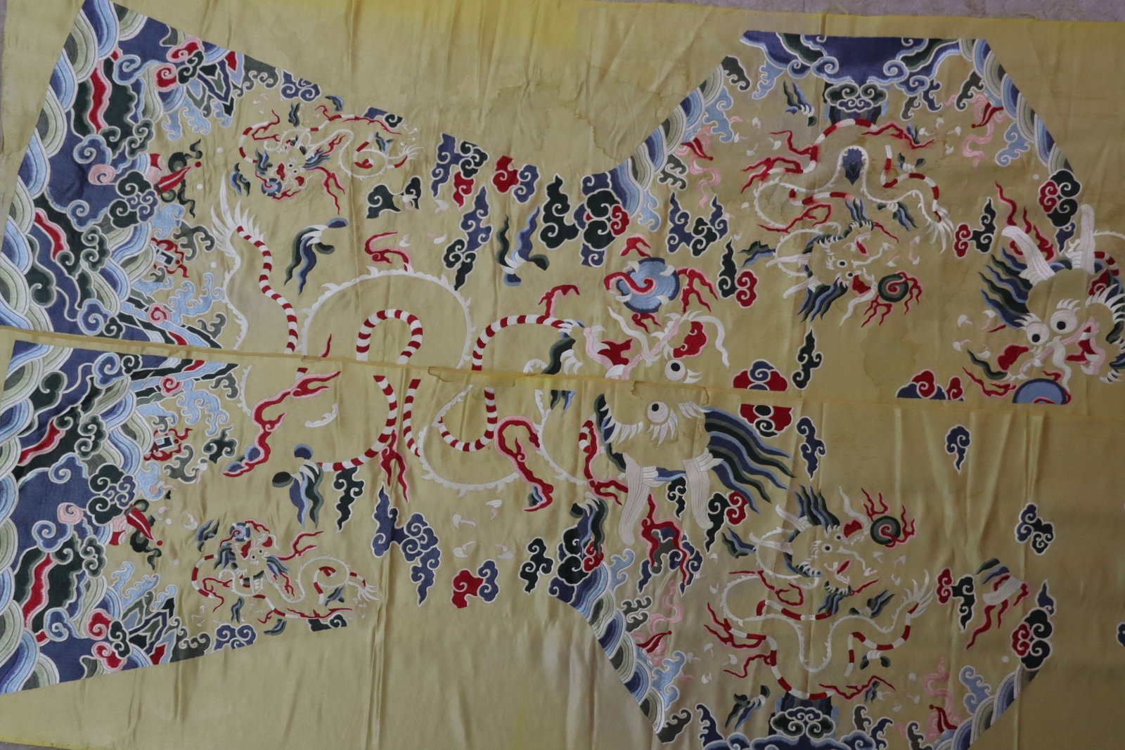 Silk Embroidery Cloud and Dragon Pattern Kesi - 2