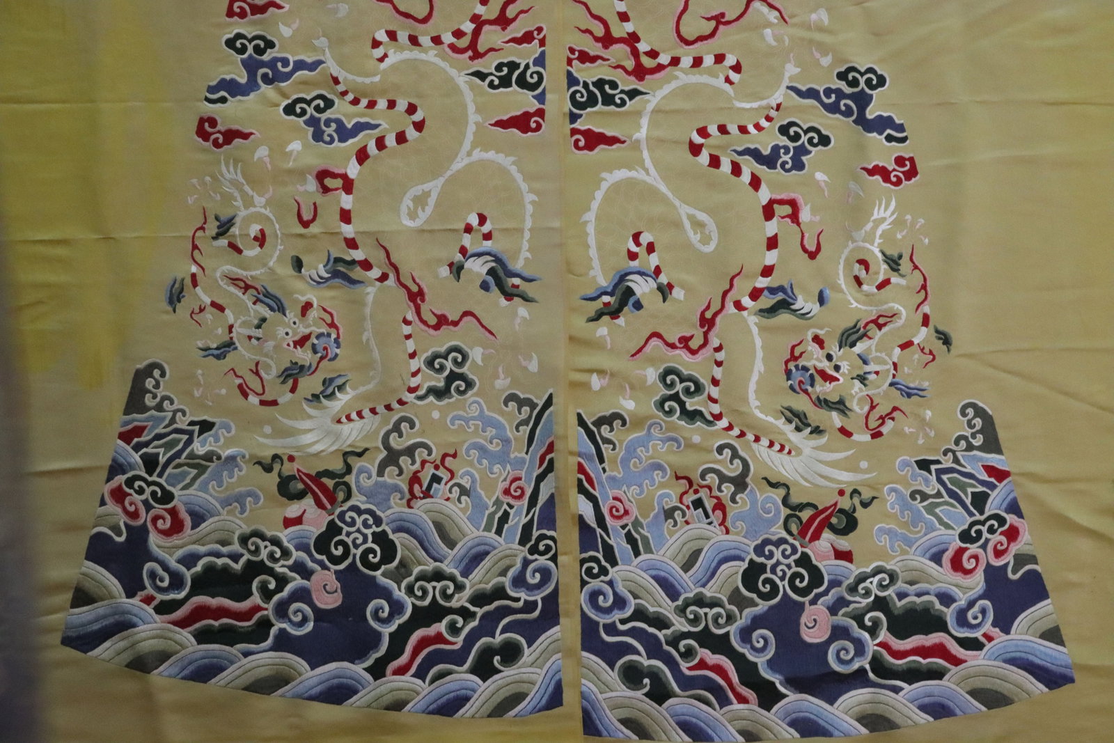 Silk Embroidery Cloud and Dragon Pattern Kesi - 7
