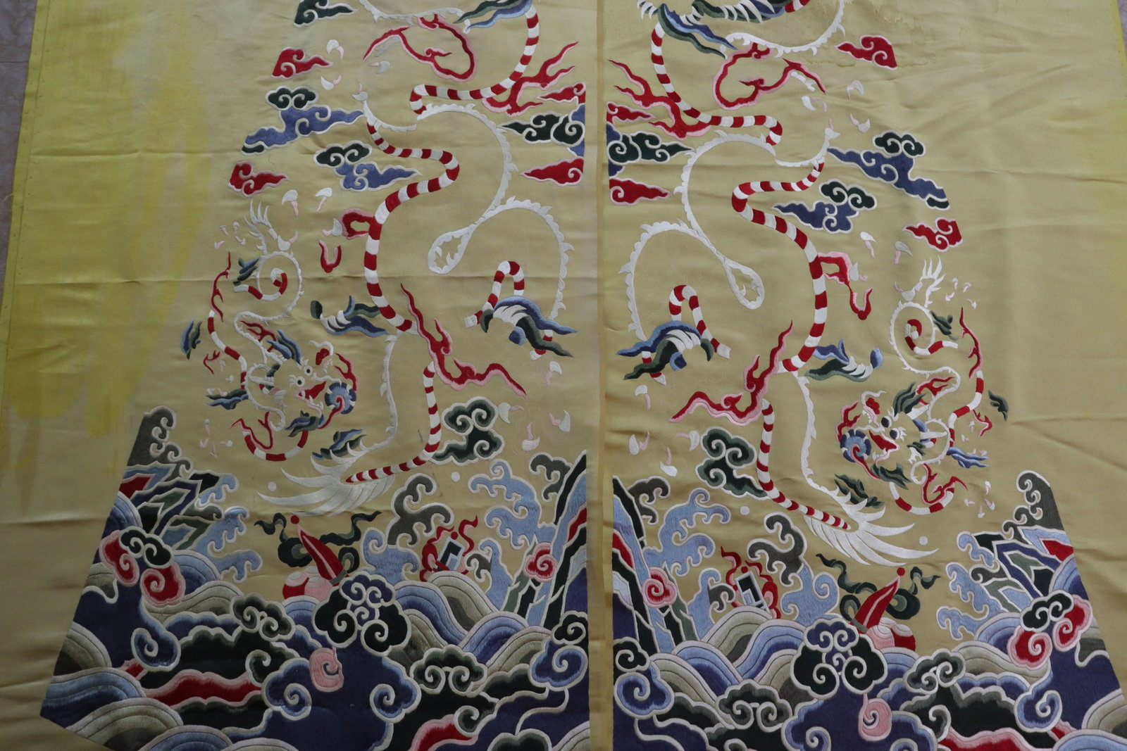 Silk Embroidery Cloud and Dragon Pattern Kesi - 9