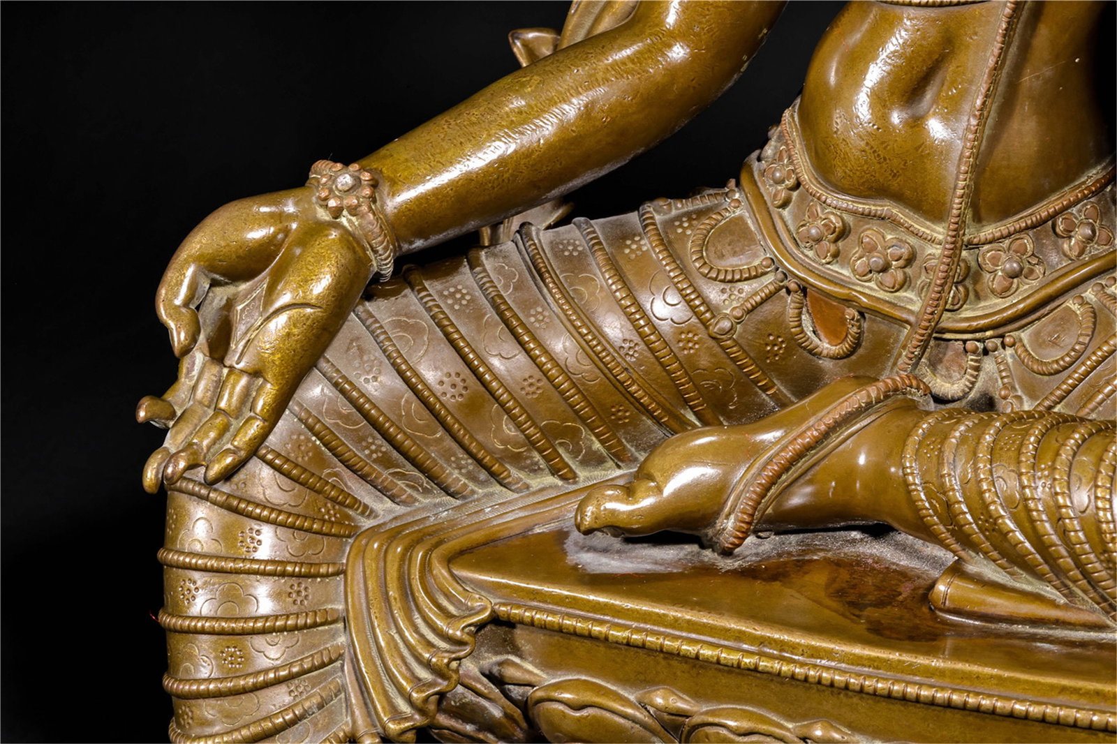 A Chinese Bronze Buddha Statue - 10