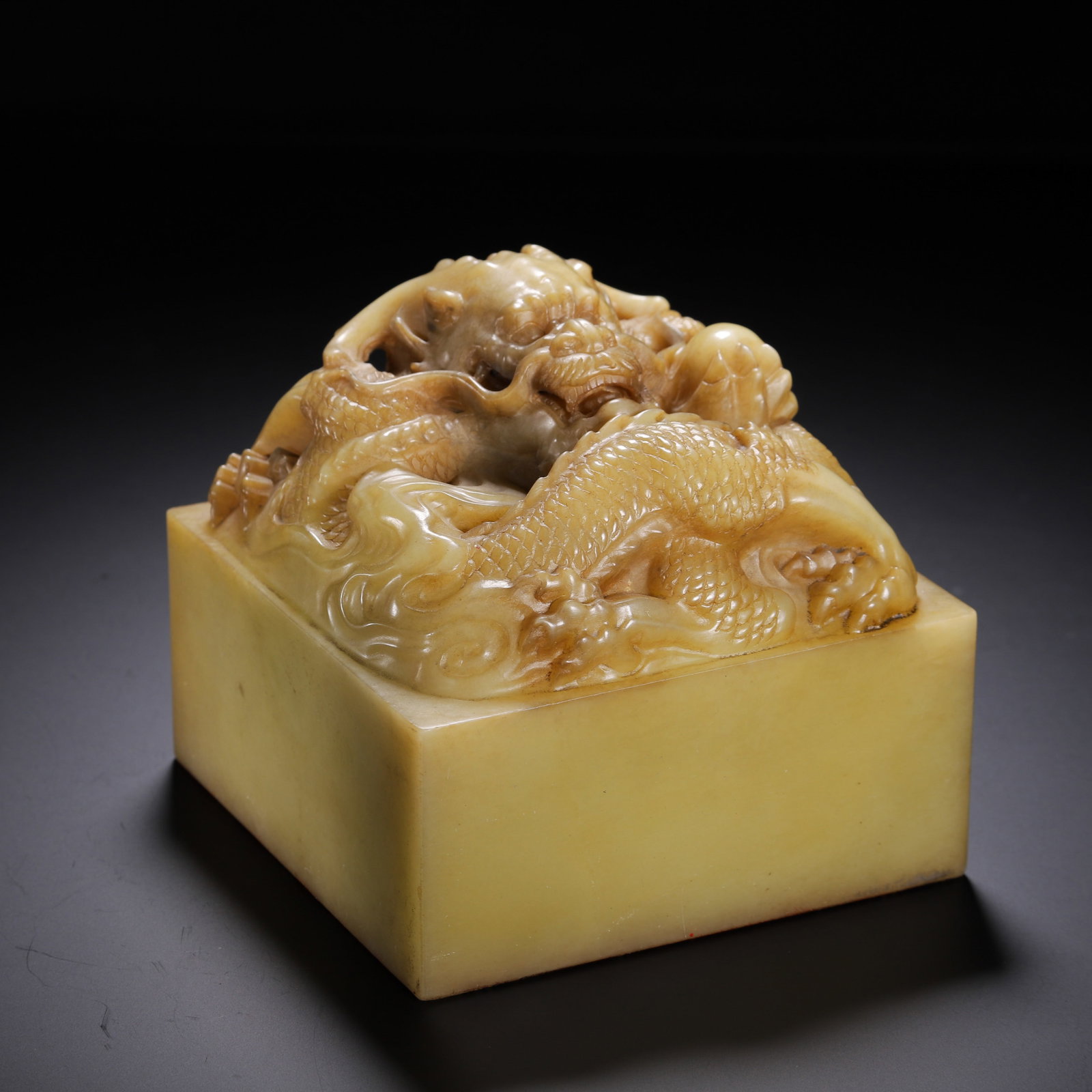 Chinese Shoushan Stone Dragon Seal: Chinese Shoushan Stone Dragon Seal (11.5 x 11.5 x 11cm,Weight 2610 grams)