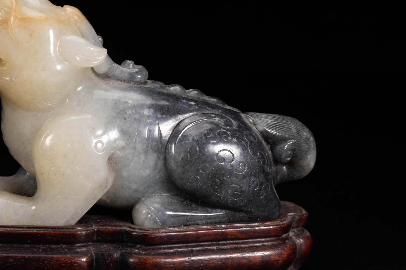 A Chinese Hetian Jade Bixie Carving - 3