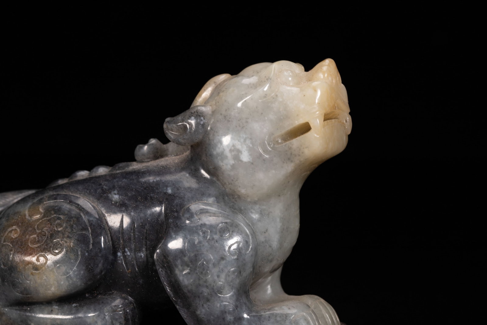 A Chinese Hetian Jade Bixie Carving - 5
