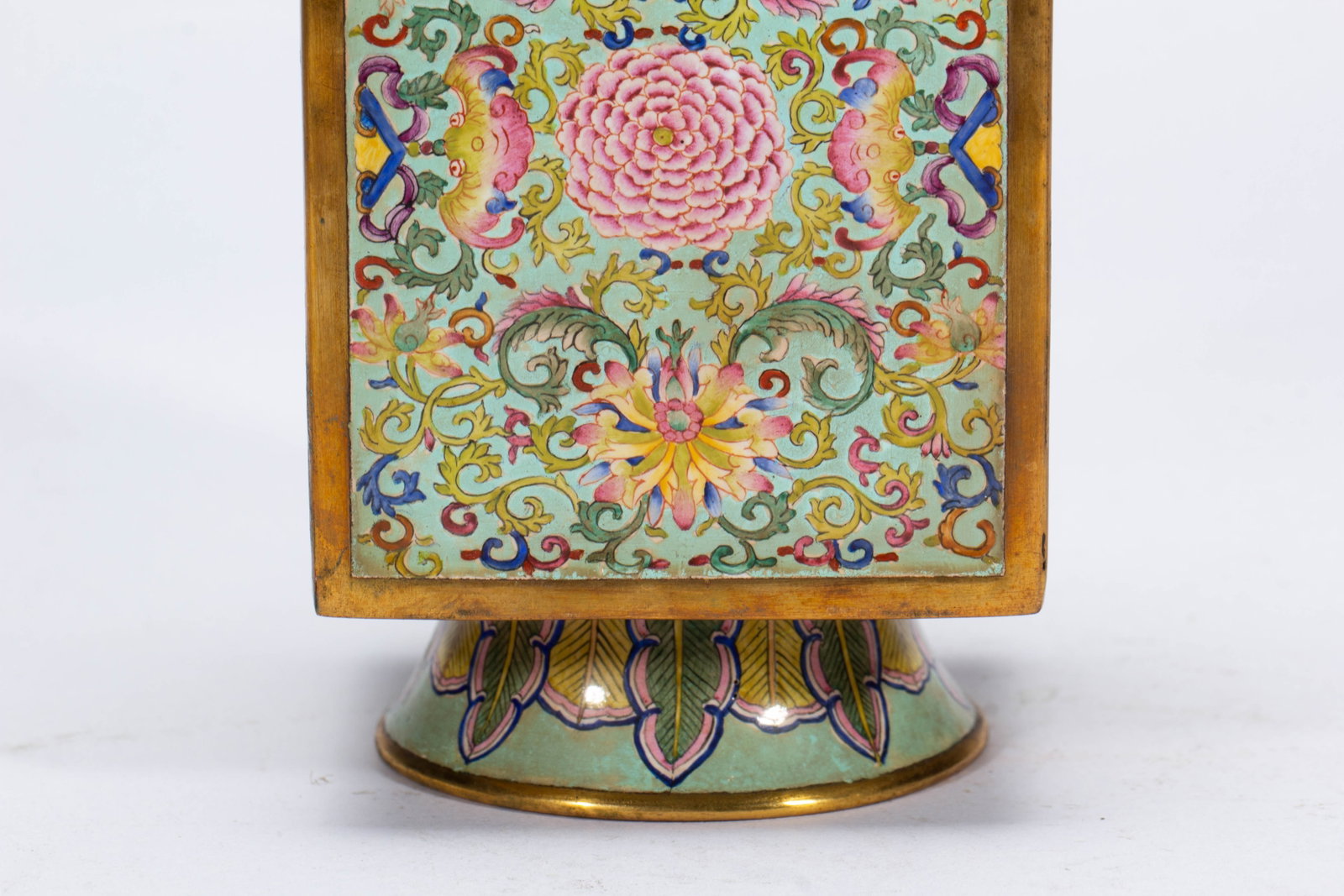 A Chinese Painted Enamel Square Vase - 10