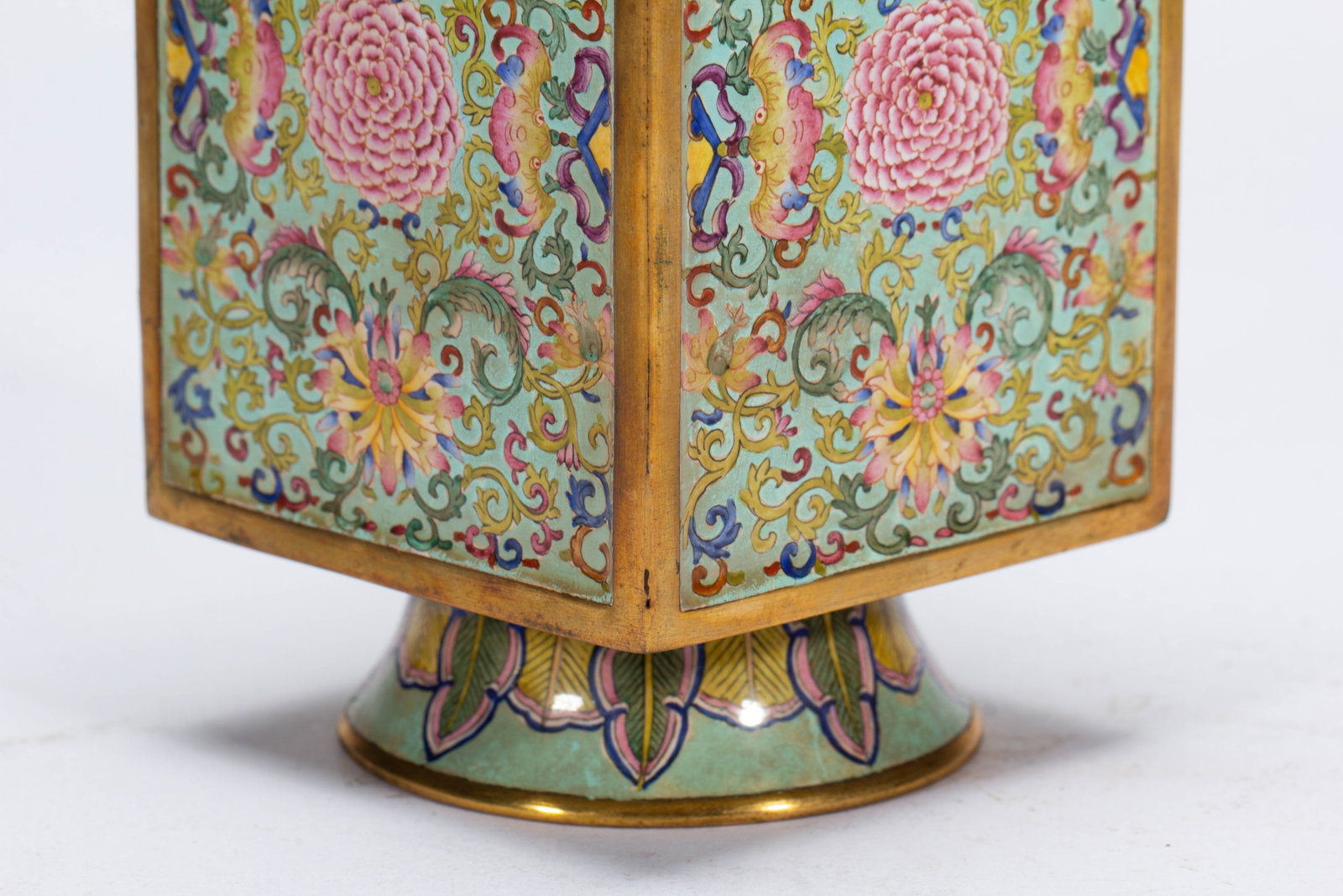 A Chinese Painted Enamel Square Vase - 3