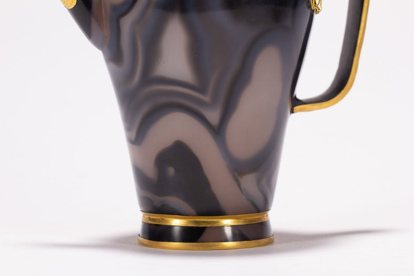 A Chinese Gilt Agate Teapot Set - 4
