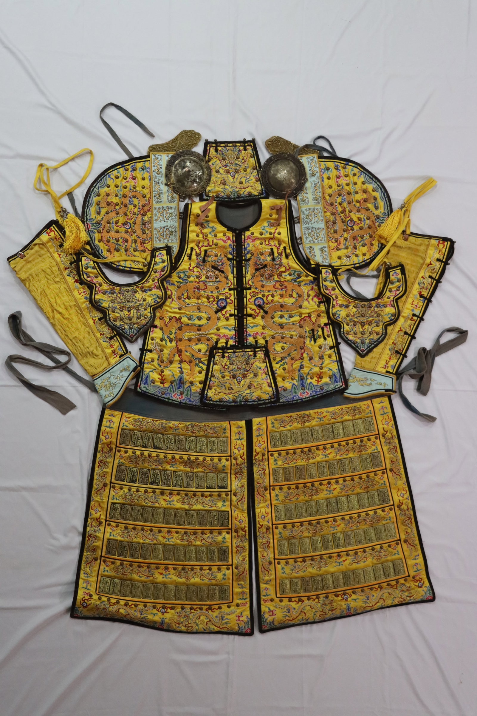 Silk Embroidery Carved Cloud and Dragon Pattern Battle Armor: Silk Embroidery Carved Cloud and Dragon Pattern Battle Armor ?80 x 70cm?