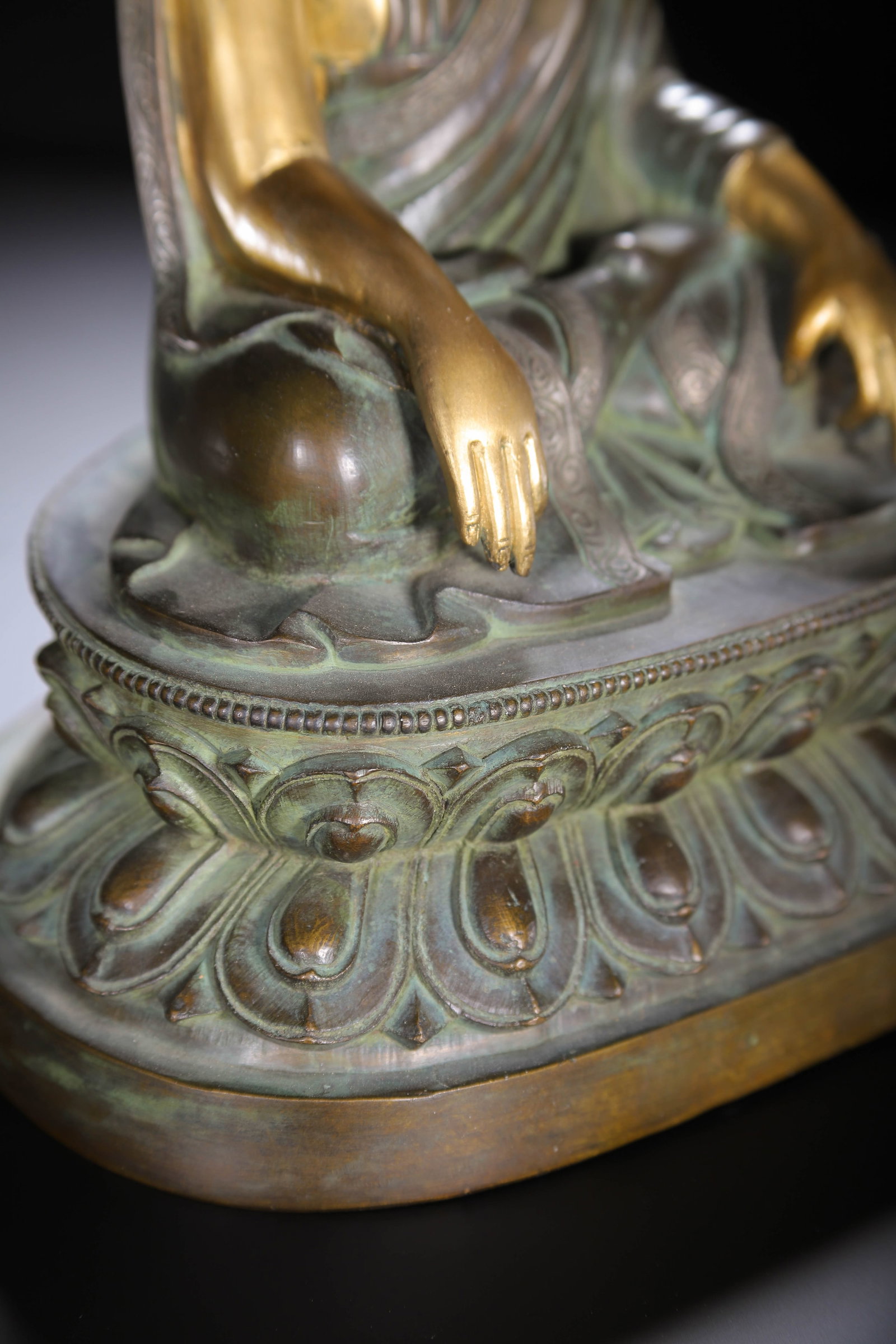 A Chinese Bronze Buddha Statue - 6