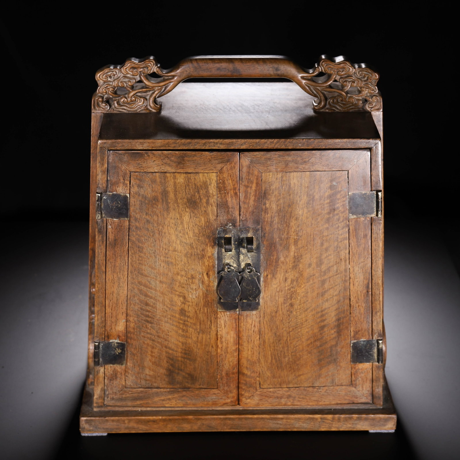 A Chinese Huanghuali Cabinet: A Chinese Huanghuali Cabinet (30 x 20 x 35cm,Weight 3780 grams)