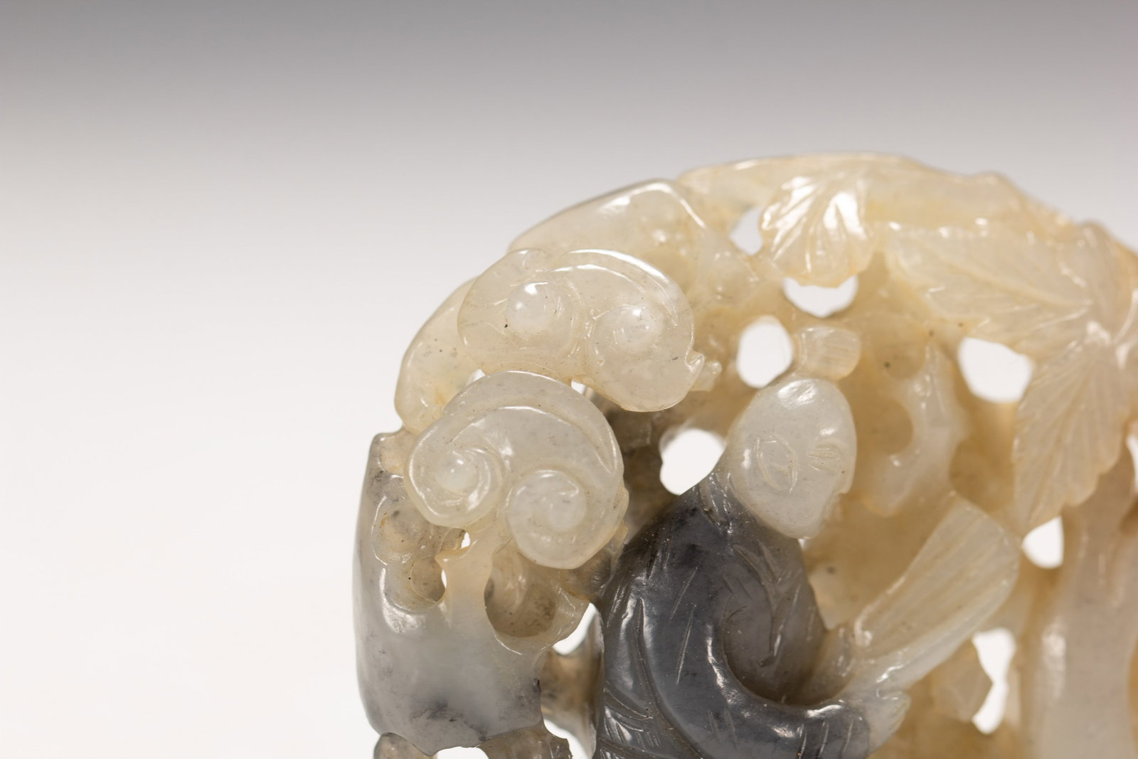 A Chinese Hetian Jade Openwork Plaque - 4