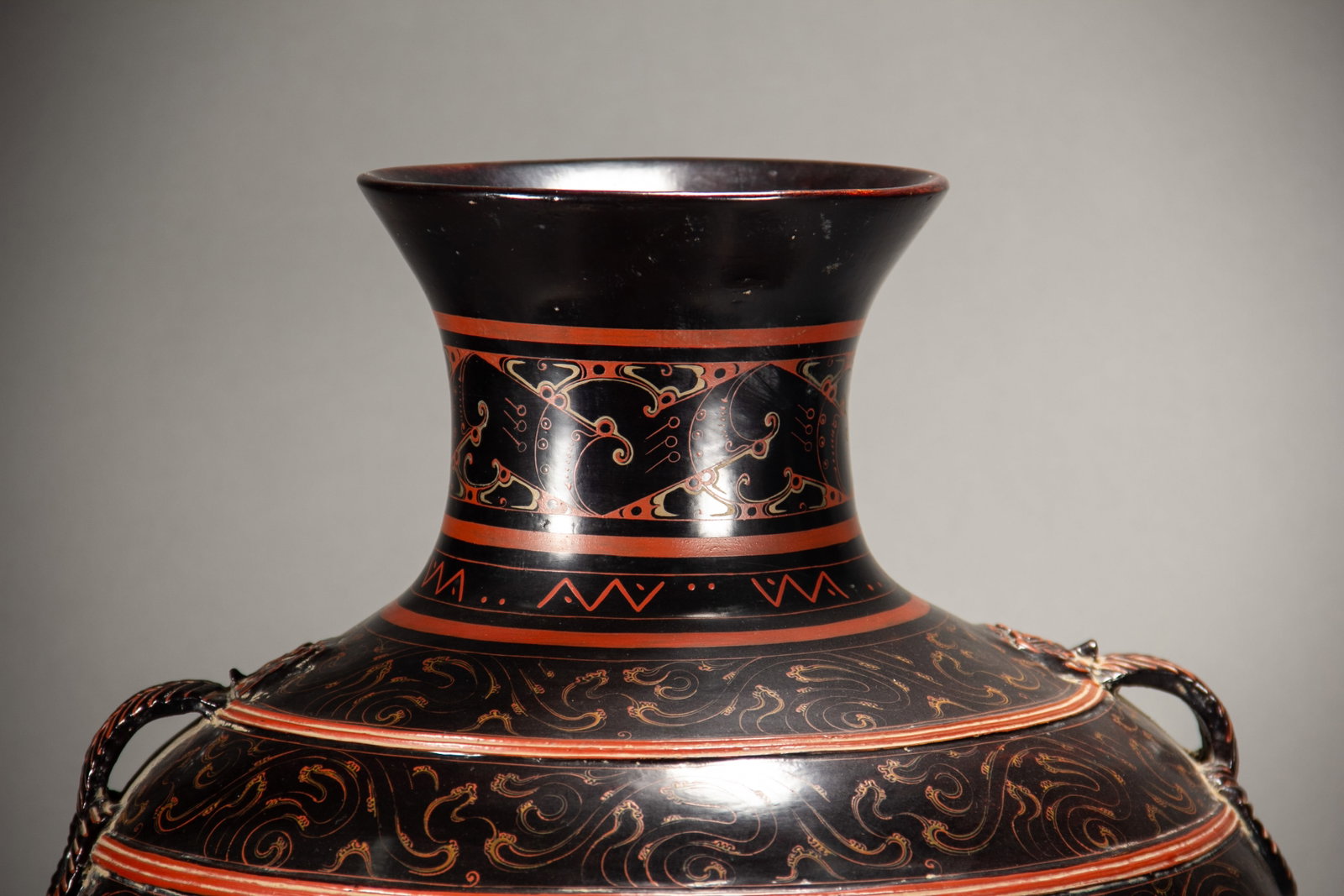 A Chinese Pottery Lacquer Vase - 2