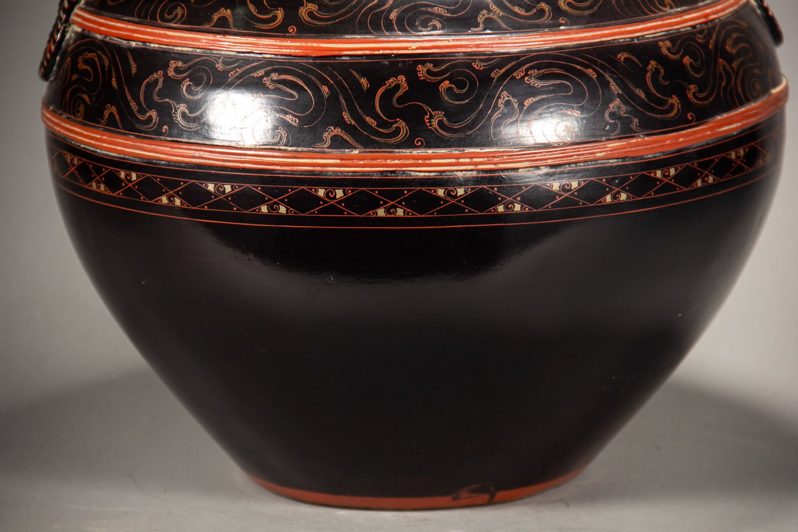A Chinese Pottery Lacquer Vase - 4