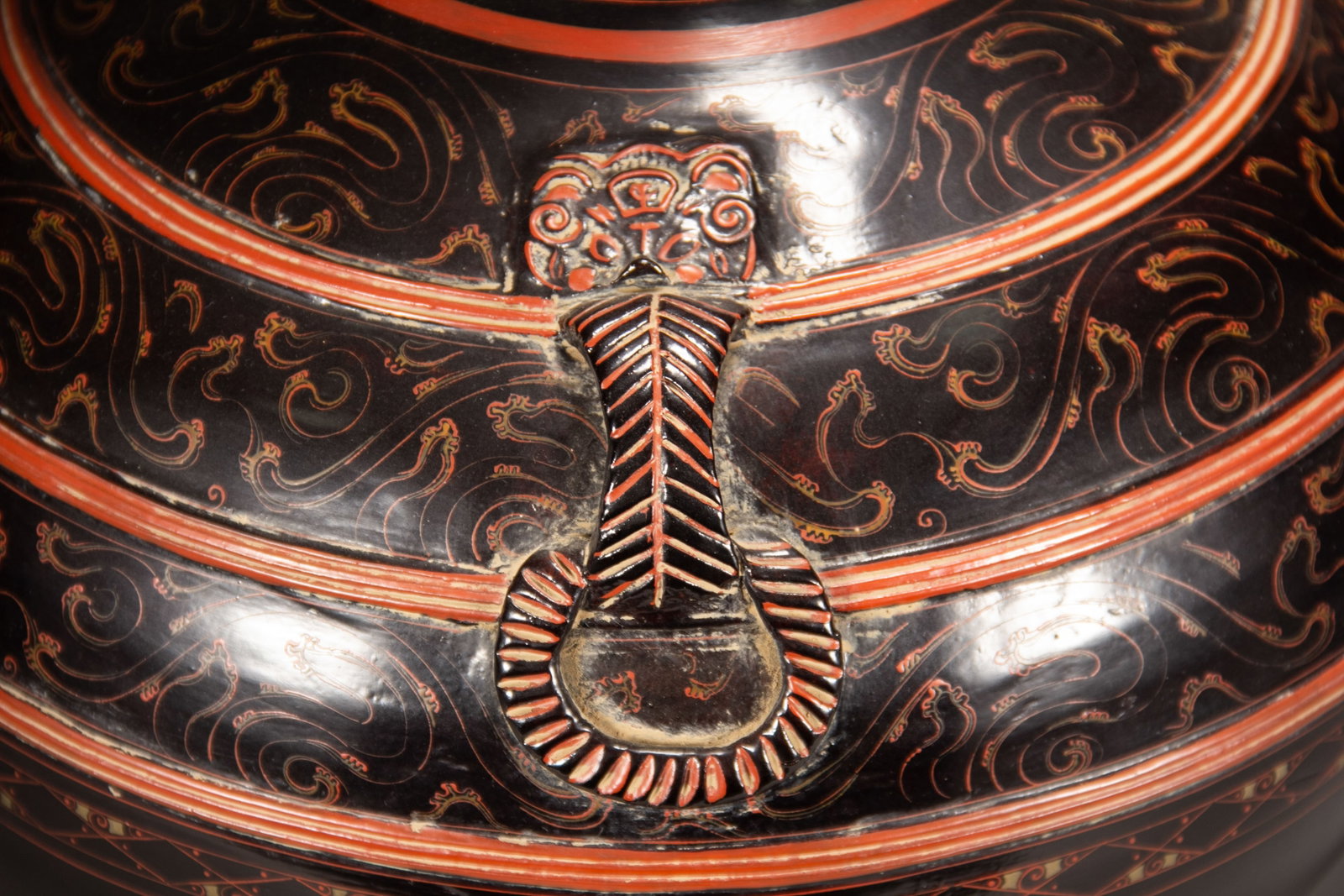 A Chinese Pottery Lacquer Vase - 5