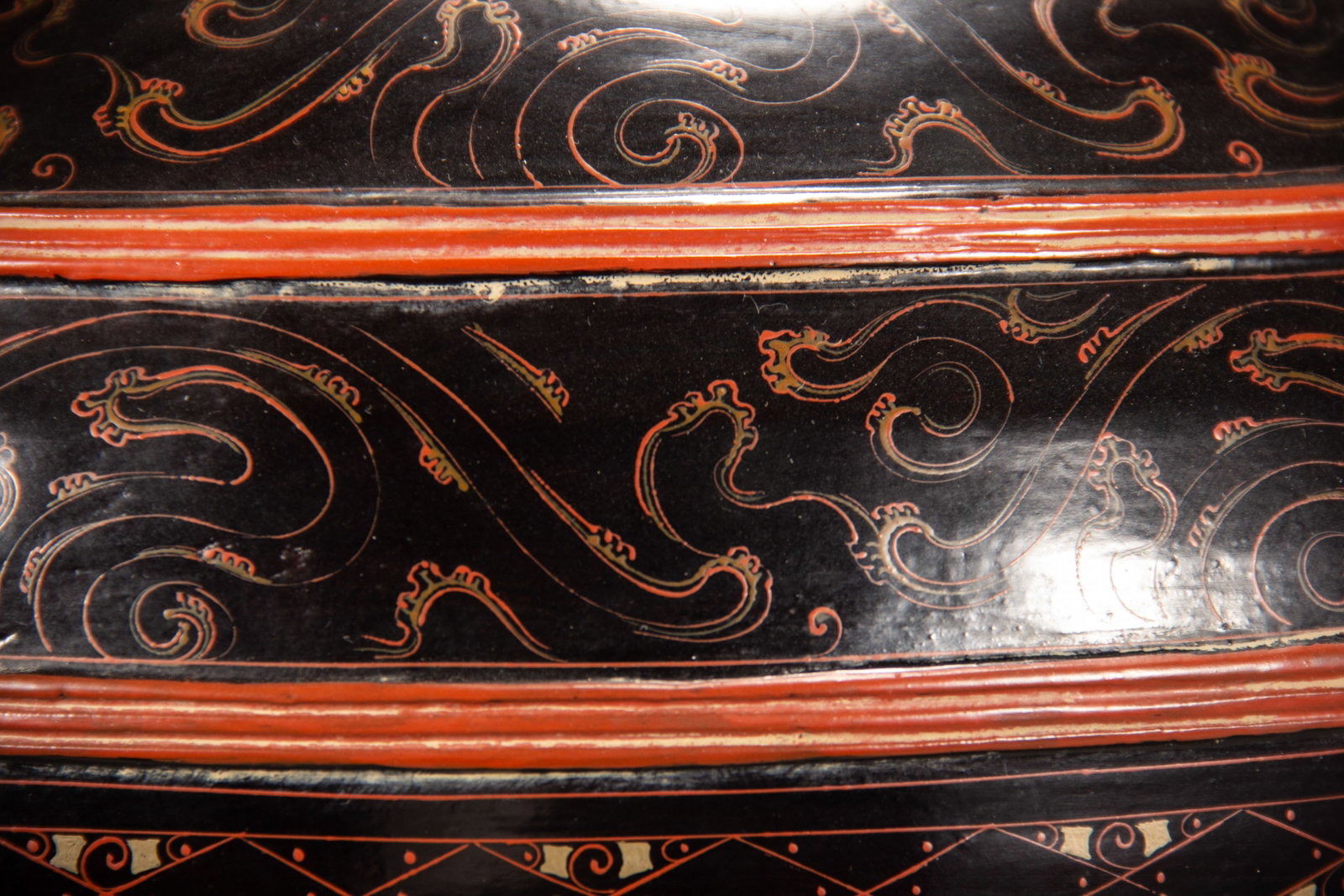 A Chinese Pottery Lacquer Vase - 7
