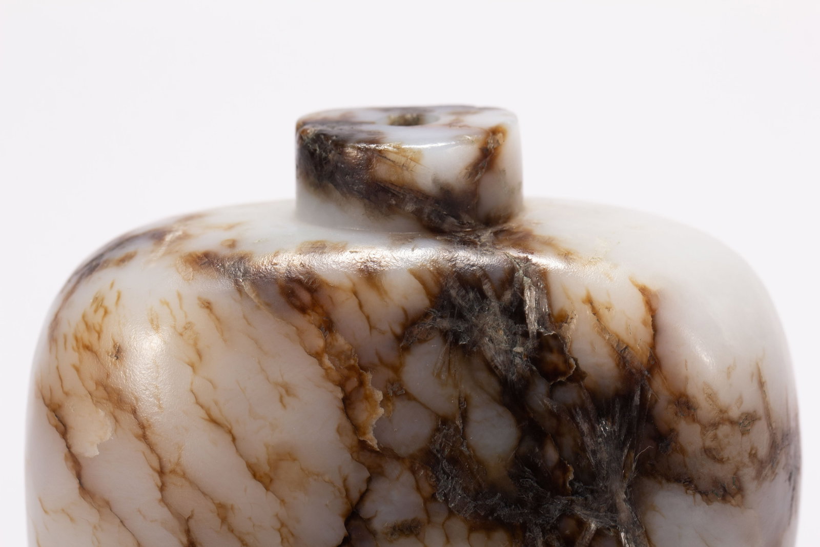 A Chinese Hetian Jade Snuff Bottle - 6