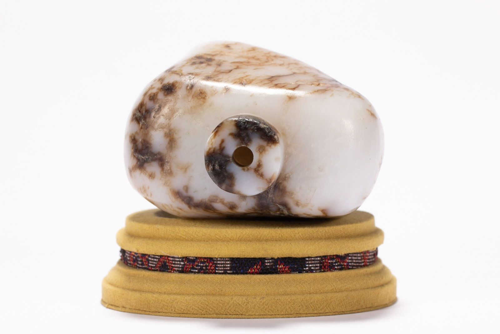 A Chinese Hetian Jade Snuff Bottle - 8